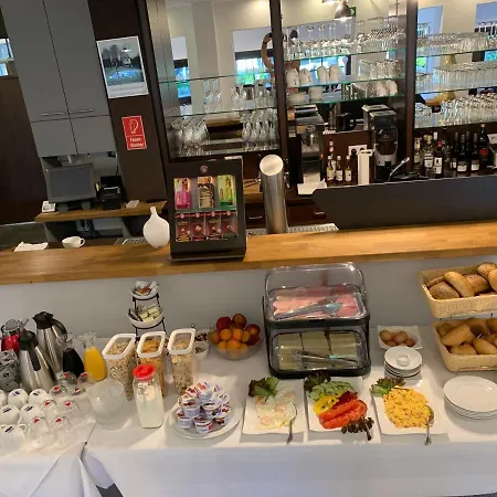 Hotel Und Restaurant Zeus Wolfsburgo